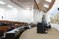 Câmara aprova projetos de doação ao SESC e SENAC e reforça campanha Maio Laranja