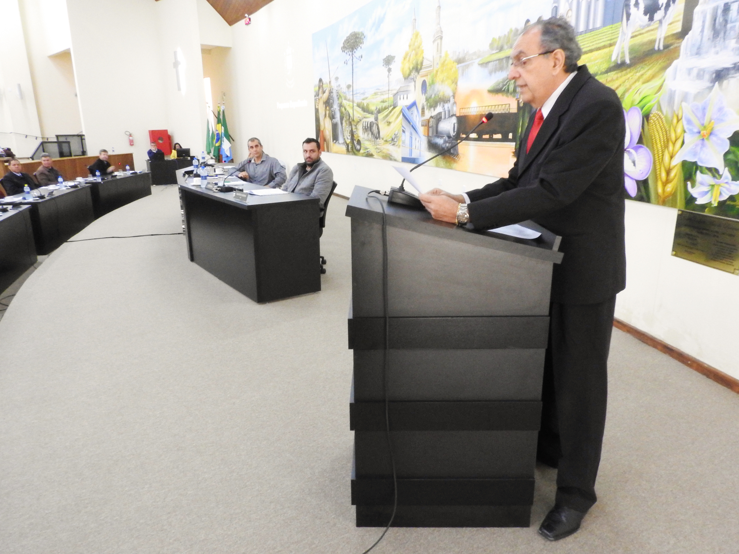 Câmara presta homenagem póstuma ao Historiador Castrense