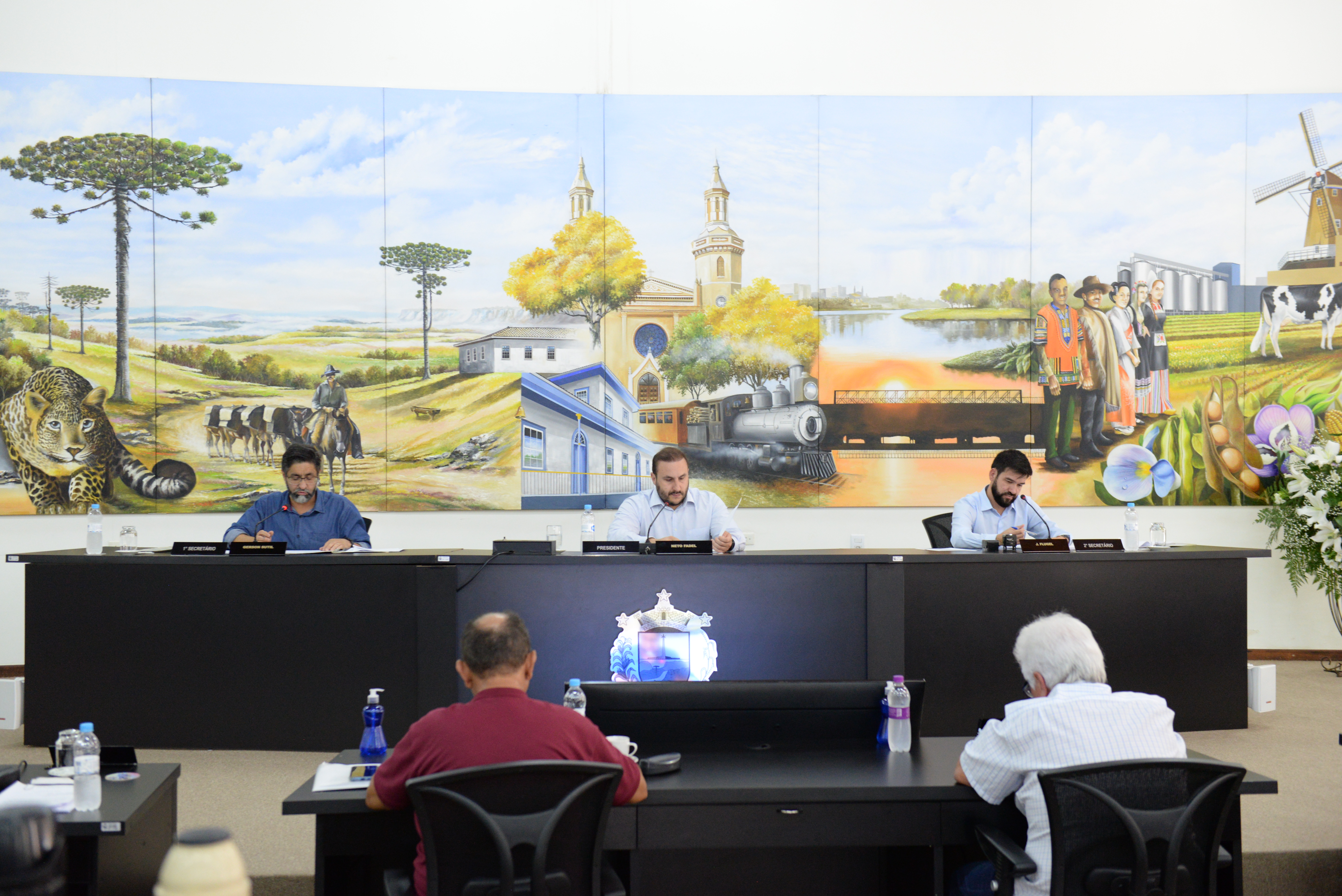 Projetos de lei são discutidos e aprovados em sessão