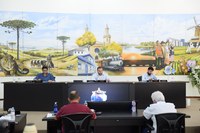 Projetos de lei são discutidos e aprovados em sessão