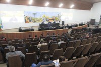 Vereadores realizam sessão longa, com projetos e requerimentos aprovados