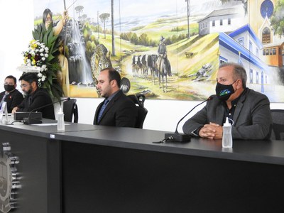 Sessão Póstuma Luiz Carlos Flugel (1).JPG