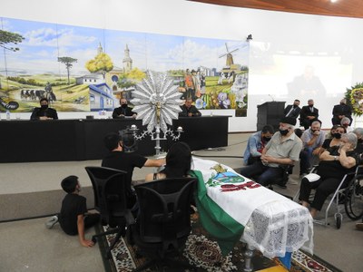 Sessão Póstuma Luiz Carlos Flugel (3).JPG