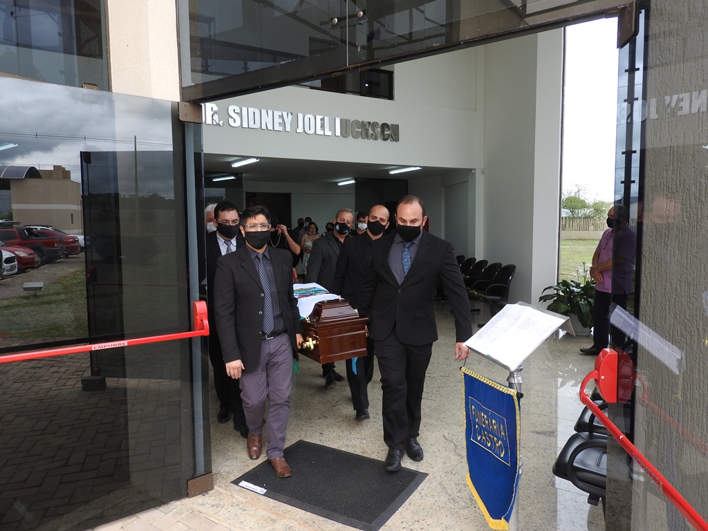 Sessão Póstuma Luiz Carlos Flugel (4).JPG