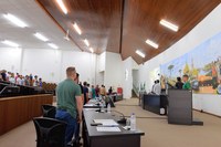 Regulamentação da carreira de enfermeiros, auxiliares e técnicos de enfermagem é aprovada na Câmara