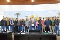 Saudação à Bandeira e projeto sobre doação de área ao Estado marcam sessão 